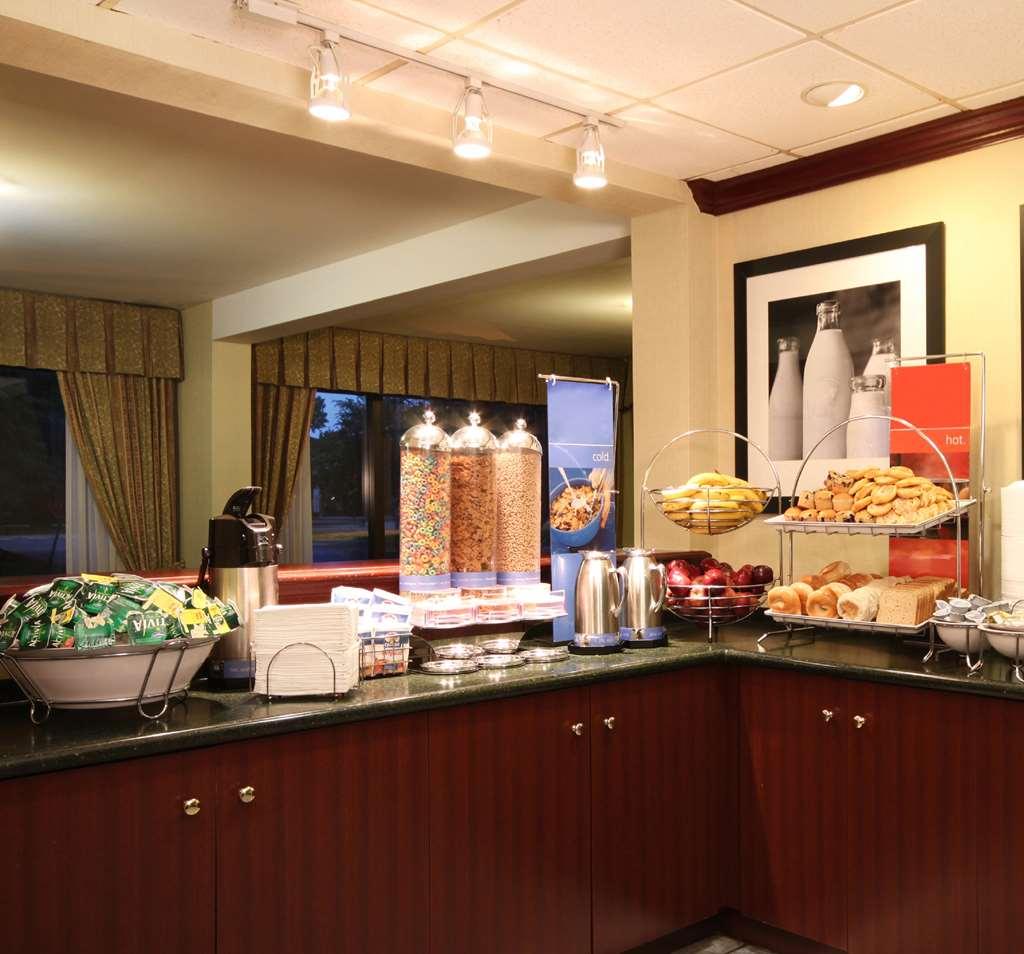 Best Western Plus Meadowlands Secaucus Exterior photo