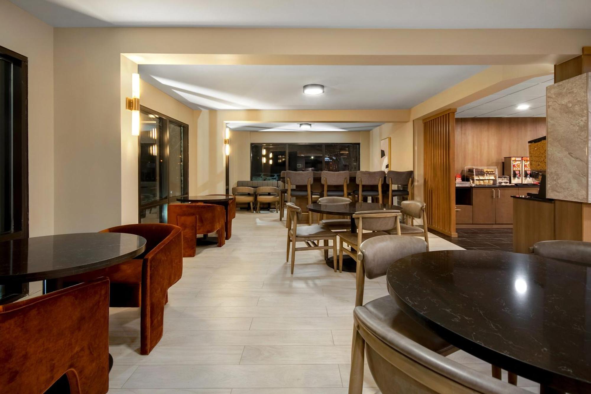Best Western Plus Meadowlands Secaucus Exterior photo
